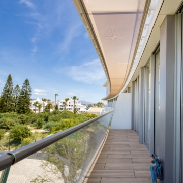 Spectacular 3-bedroom frontline beach apartment within the exclusive The Edge development, Estepona Picture 23