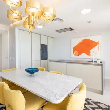 Spectacular 3-bedroom frontline beach apartment within the exclusive The Edge development, Estepona Picture 12