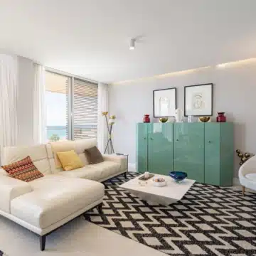 Spectacular 3-bedroom frontline beach apartment within the exclusive The Edge development, Estepona Picture 7