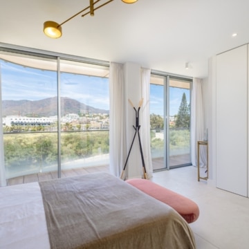 Spectacular 3-bedroom frontline beach apartment within the exclusive The Edge development, Estepona Picture 14