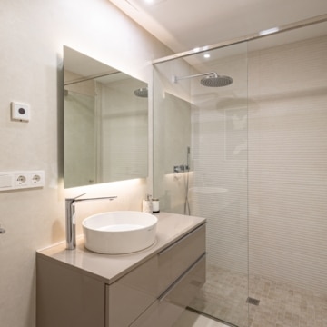 Spectacular 3-bedroom frontline beach apartment within the exclusive The Edge development, Estepona Picture 16