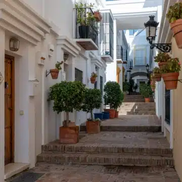 Three bedroom townhouse with rooftop terrace and panoramic views in Aloha Pueblo, Nueva Andalucía Picture 1