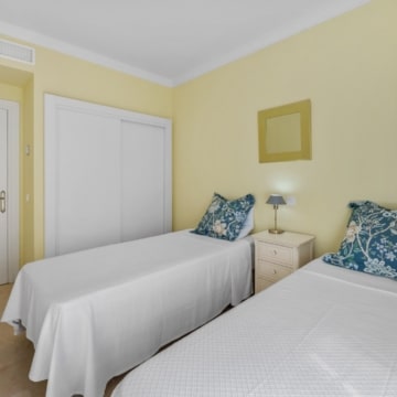 Three bedroom townhouse with rooftop terrace and panoramic views in Aloha Pueblo, Nueva Andalucía Picture 18