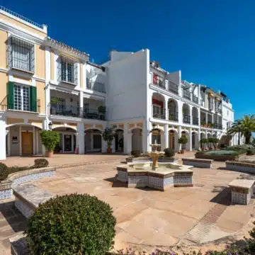 Three bedroom townhouse with rooftop terrace and panoramic views in Aloha Pueblo, Nueva Andalucía Picture 5