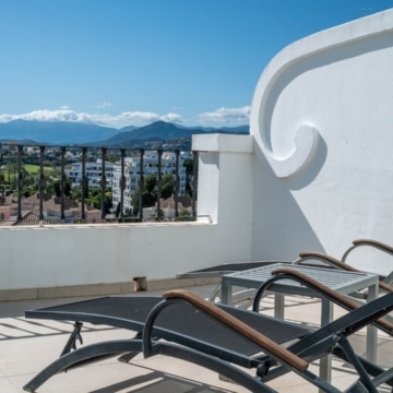 Three bedroom townhouse with rooftop terrace and panoramic views in Aloha Pueblo, Nueva Andalucía Picture 36