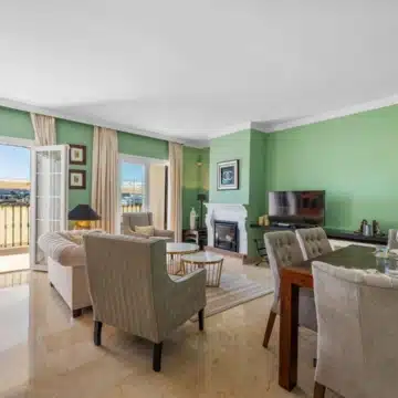 Three bedroom townhouse with rooftop terrace and panoramic views in Aloha Pueblo, Nueva Andalucía Picture 11