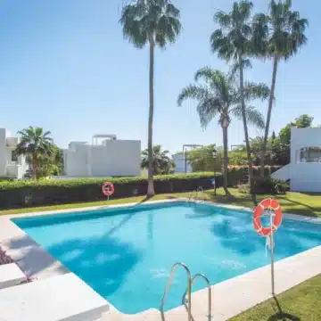 Bright corner semi-detached townhouse within a peaceful development of El Paraiso, Estepona Picture 2