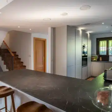 Bright corner semi-detached townhouse within a peaceful development of El Paraiso, Estepona Picture 10