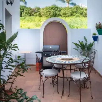 Bright corner semi-detached townhouse within a peaceful development of El Paraiso, Estepona Picture 1