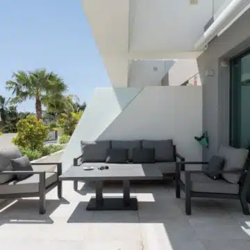 Luxury townhouse just steps from the beach in the heart of La Cala de Mijas Picture 11