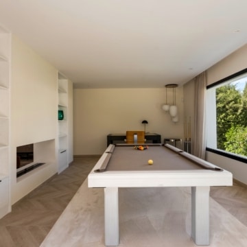 Newly renovated villa nestled in the highly sought-after area of Las Brisas, just a short walk from Las Brisas Golf Club Picture 15