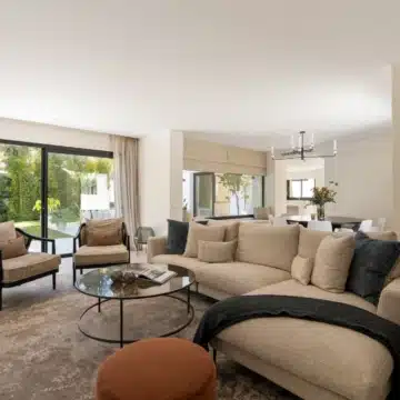 Newly renovated villa nestled in the highly sought-after area of Las Brisas, just a short walk from Las Brisas Golf Club Picture 0