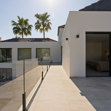 Newly renovated villa nestled in the highly sought-after area of Las Brisas, just a short walk from Las Brisas Golf Club Picture 21