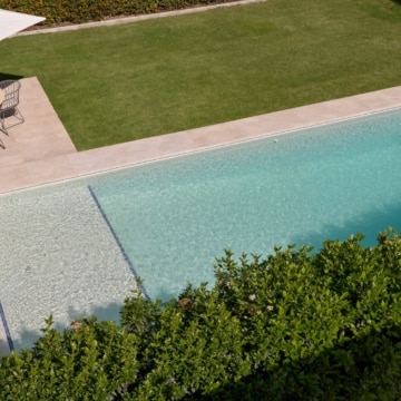 Newly renovated villa nestled in the highly sought-after area of Las Brisas, just a short walk from Las Brisas Golf Club Picture 23