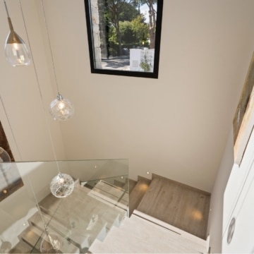 Newly renovated villa nestled in the highly sought-after area of Las Brisas, just a short walk from Las Brisas Golf Club Picture 9