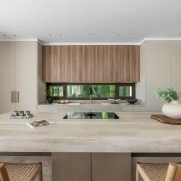 Luxury five bedroom villa positioned in a private residential area of Churriana, Malaga Picture 5