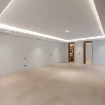 Luxury five bedroom villa positioned in a private residential area of Churriana, Malaga Picture 17