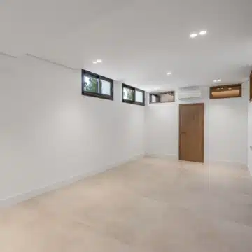 Luxury five bedroom villa positioned in a private residential area of Churriana, Malaga Picture 20