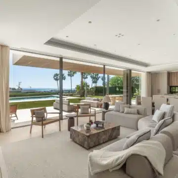 Luxury five bedroom villa positioned in a private residential area of Churriana, Malaga Picture 0