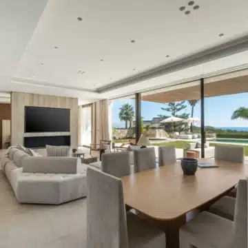 Luxury five bedroom villa positioned in a private residential area of Churriana, Malaga Picture 3