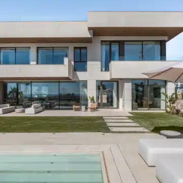 Luxury five bedroom villa positioned in a private residential area of Churriana, Malaga Picture 22