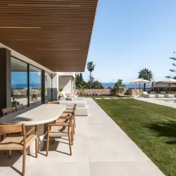 Luxury five bedroom villa positioned in a private residential area of Churriana, Malaga Picture 7