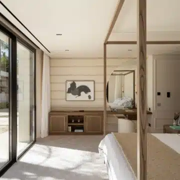 Luxury six bedroom villa nestled within Marbella’s Golf Valley in Nueva Andalucía, Marbella Picture 7