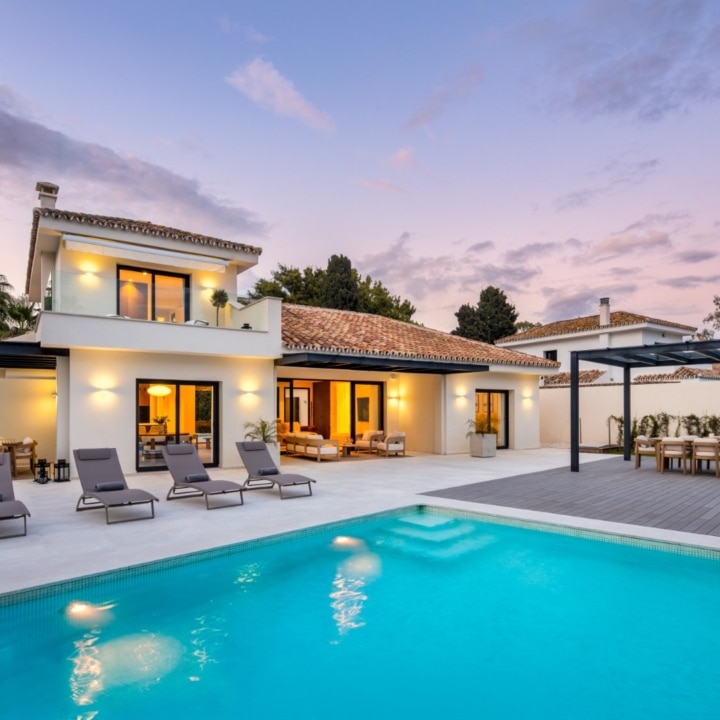Contemporary Mediterranean villa in the highly desirable Cortijo Blanco area of San Pedro de Alcántara Picture