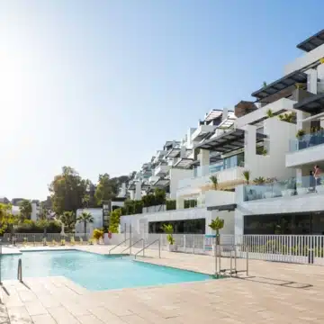 Impressive luxury apartment in the heart of the exclusive Golf Valley of La Quinta, Benahavis Picture 25