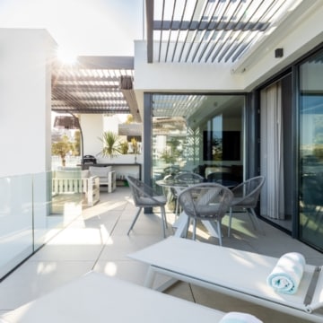 Impressive luxury apartment in the heart of the exclusive Golf Valley of La Quinta, Benahavis Picture 15