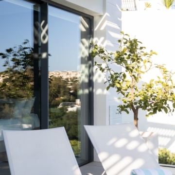 Impressive luxury apartment in the heart of the exclusive Golf Valley of La Quinta, Benahavis Picture 18