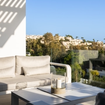 Impressive luxury apartment in the heart of the exclusive Golf Valley of La Quinta, Benahavis Picture 19