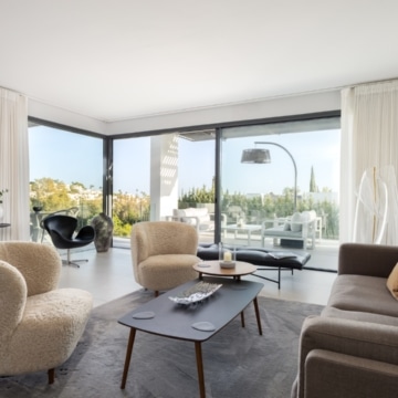 Impressive luxury apartment in the heart of the exclusive Golf Valley of La Quinta, Benahavis Picture 20