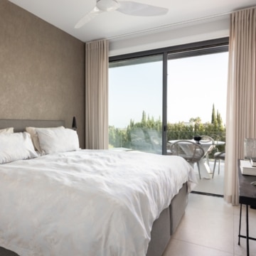 Impressive luxury apartment in the heart of the exclusive Golf Valley of La Quinta, Benahavis Picture 22