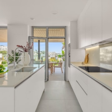 Luxury four bedroom Ground-floor apartment in Santa Clara Homes in Marbella East, Marbella Picture 20