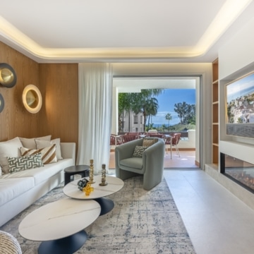 Refurbished apartment with lovely views of the sea in Bahía del Velerín, Estepona Picture 22