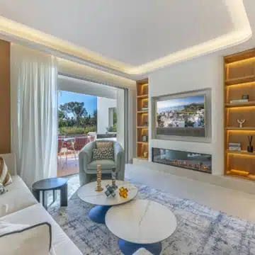 Refurbished apartment with lovely views of the sea in Bahía del Velerín, Estepona Picture 19