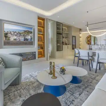 Refurbished apartment with lovely views of the sea in Bahía del Velerín, Estepona Picture 6