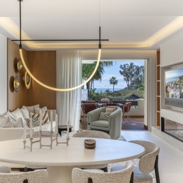 Refurbished apartment with lovely views of the sea in Bahía del Velerín, Estepona Picture 15