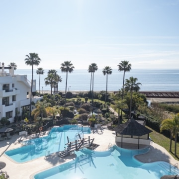 Refurbished apartment with lovely views of the sea in Bahía del Velerín, Estepona Picture 51