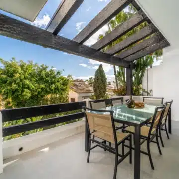 Beachside Duplex Penthouse set within the prestigious Marina Puente Romano, Marbella Picture 3