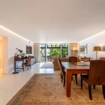 Beachside Duplex Penthouse set within the prestigious Marina Puente Romano, Marbella Picture 4