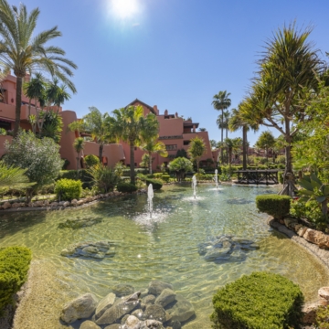 Duplex penthouse with timeless Andalusian architecture within the beachfront enclave of Torre Bermeja, Estepona Picture 99