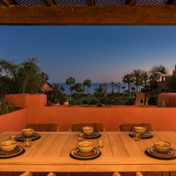 Duplex penthouse with timeless Andalusian architecture within the beachfront enclave of Torre Bermeja, Estepona Picture 26