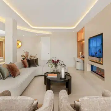 Duplex penthouse with timeless Andalusian architecture within the beachfront enclave of Torre Bermeja, Estepona Picture 14