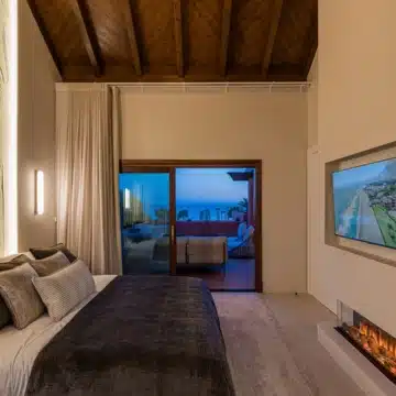 Duplex penthouse with timeless Andalusian architecture within the beachfront enclave of Torre Bermeja, Estepona Picture 67