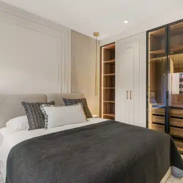 Duplex penthouse with timeless Andalusian architecture within the beachfront enclave of Torre Bermeja, Estepona Picture 12