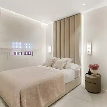 Duplex penthouse with timeless Andalusian architecture within the beachfront enclave of Torre Bermeja, Estepona Picture 15