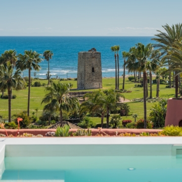 Duplex penthouse with timeless Andalusian architecture within the beachfront enclave of Torre Bermeja, Estepona Picture 80