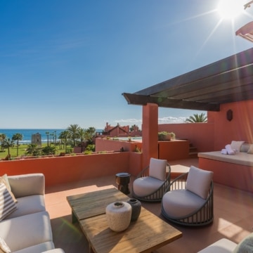 Duplex penthouse with timeless Andalusian architecture within the beachfront enclave of Torre Bermeja, Estepona Picture 82